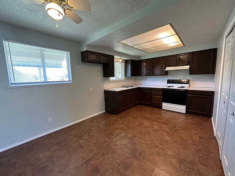Cedar 680 W — Photo 3