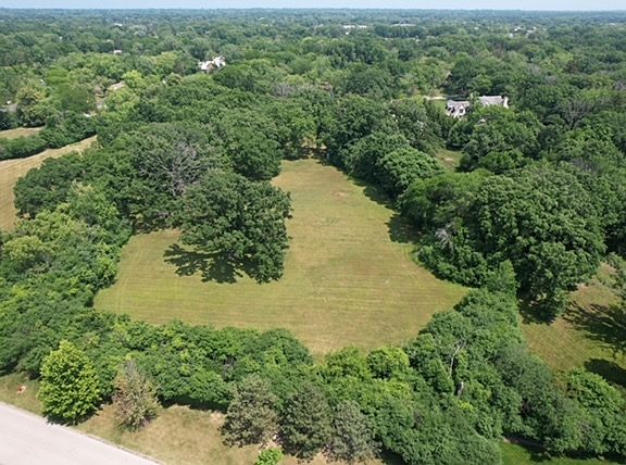 3rd image of 890 Oak Knoll Dr