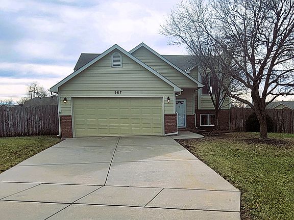 2nd image of 1417 E Cedar Tree St