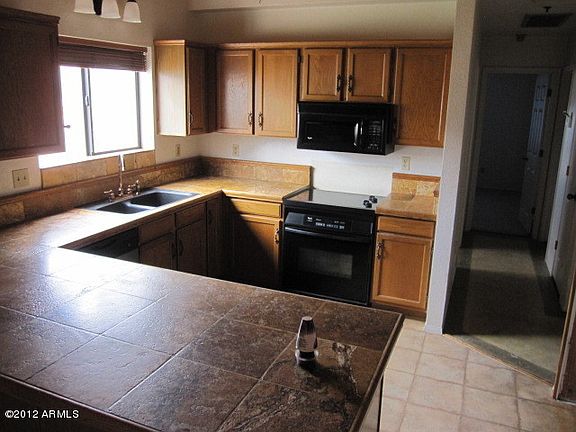 4th image of 7266 E Gary St