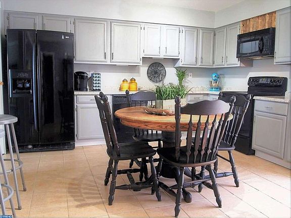 2nd image of 305 Jacqueline Dr