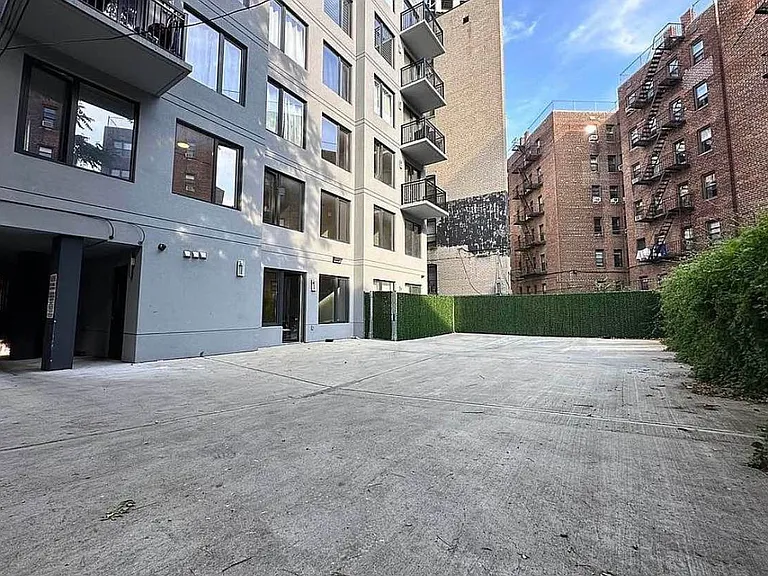 1802 Ocean Ave #5D — Photo 15