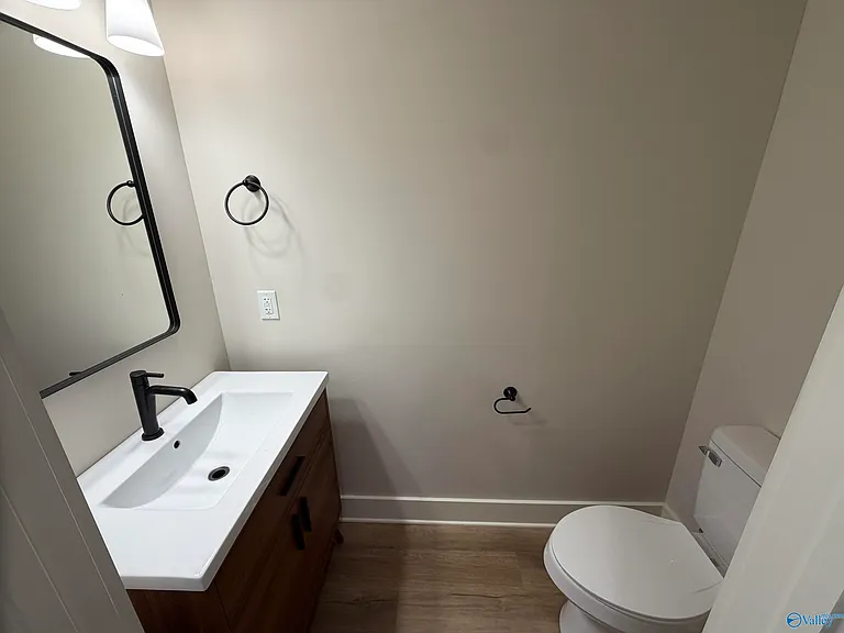 13 Vine St NE — Photo 11