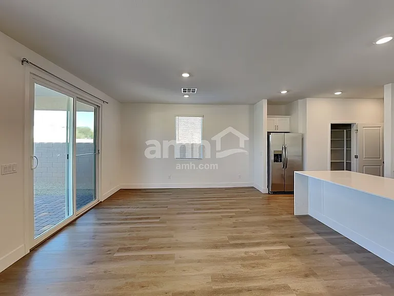 5813 Casterly Rock St — Photo 6