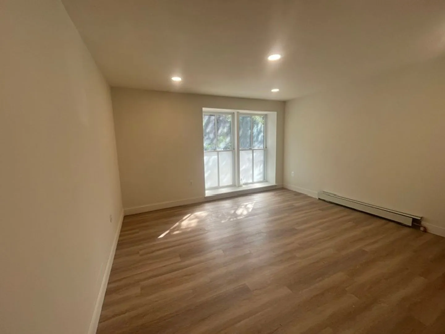 2 Bed Condo in Graduate Hospital — Photo 4