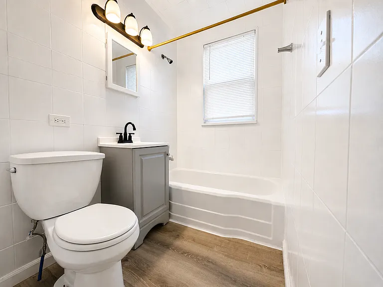 20741 Curie — Photo 12