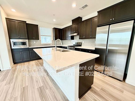 3rd image of 1823 Pico St