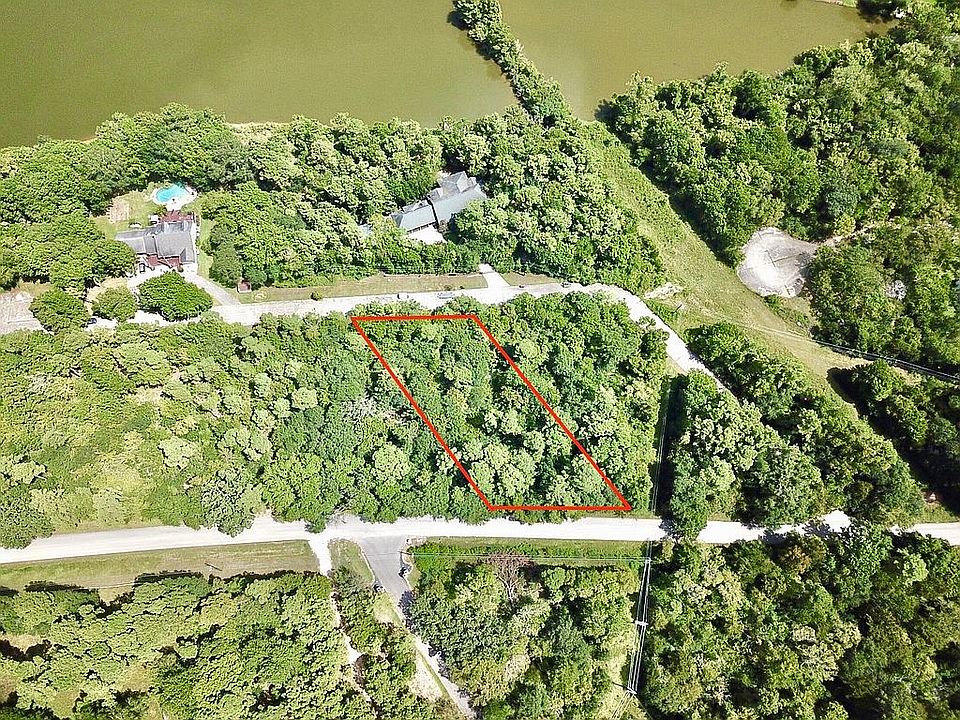 2nd image of 575 S Pine Lake Rd