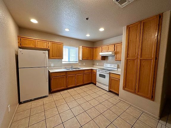 5th image of 410 S Magnolia Ave #106