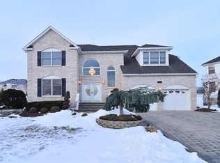 112 Bond Dr, Morganville, NJ 07751