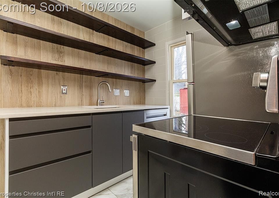 1225 E 4th St, photo 11