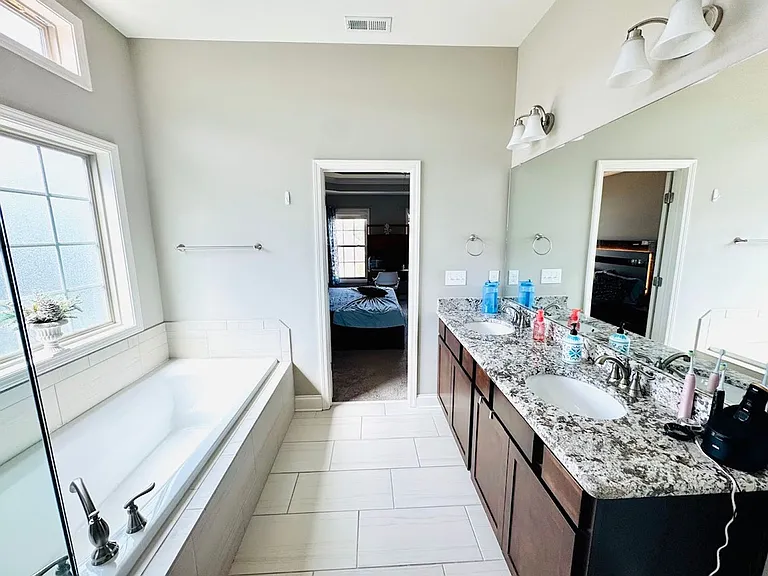 705 Dehart Ln — Photo 6