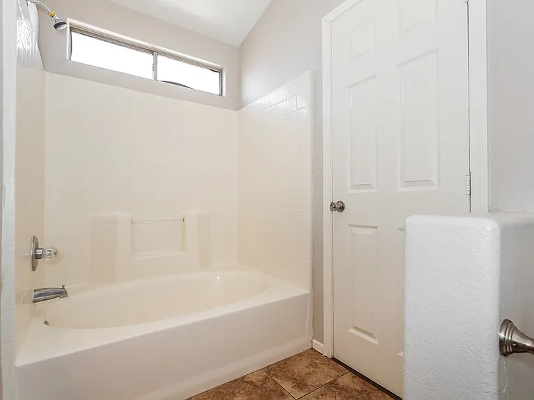 5936 Crestmont Dr — Photo 11