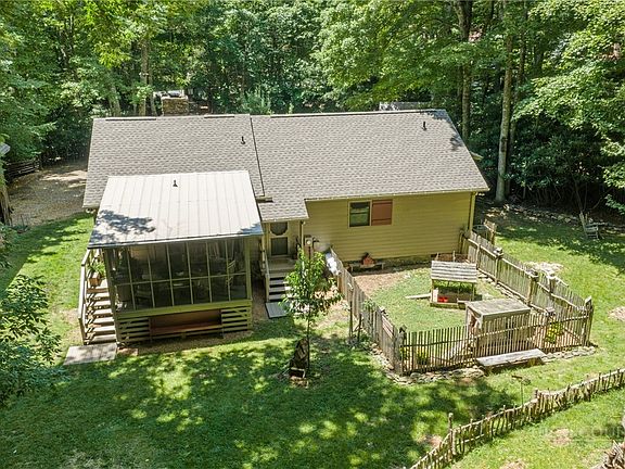 3rd image of 688 Laurel Creek Road