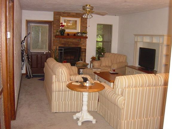 5th image of 2968 Woodrich Dr APT B