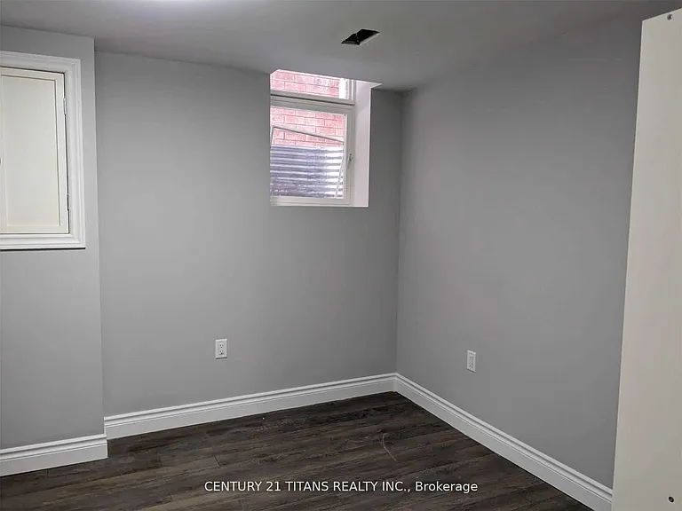 1561 Astrella Cres #BASEMENT — Photo 4