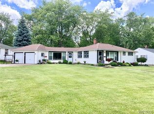 10 Lorfield Dr, Amherst, NY 14226