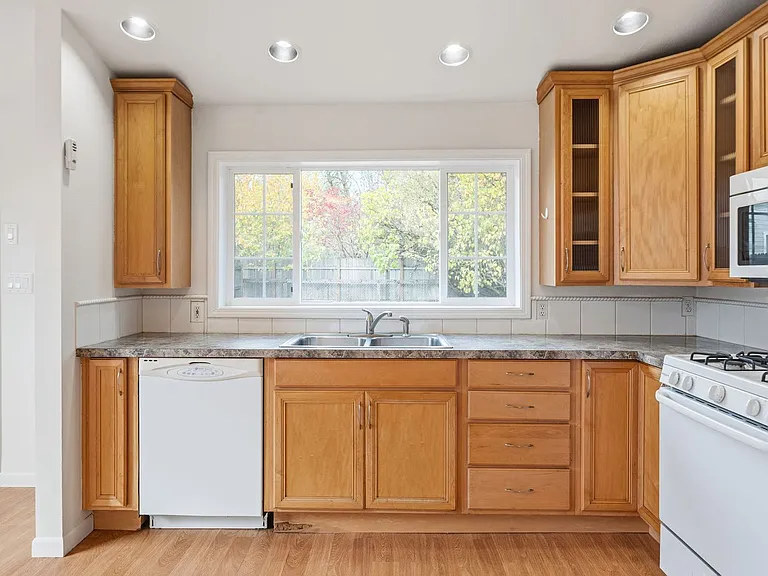 6830 SE 50th Ave — Photo 12