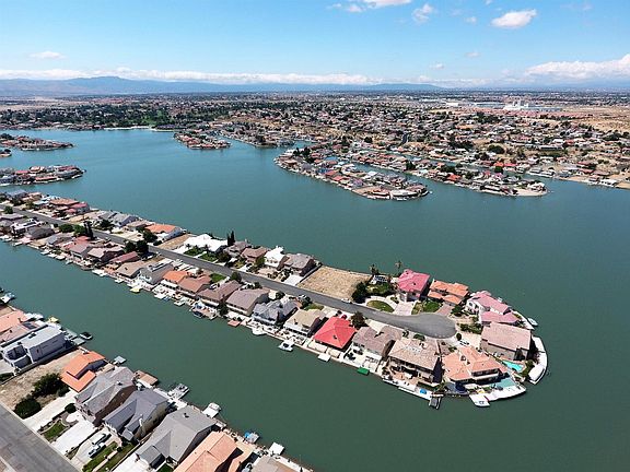 3rd image of 18090 Harbor Dr