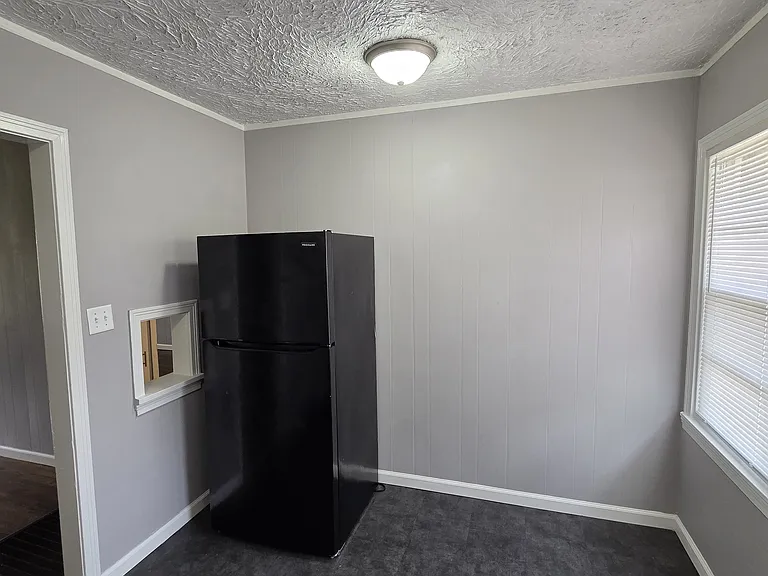 1116 S Millwood Ave #2 — Photo 3