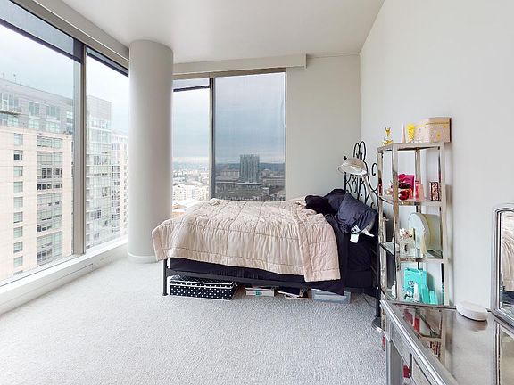 5th image of 10650 NE 9th Pl Unit 2226