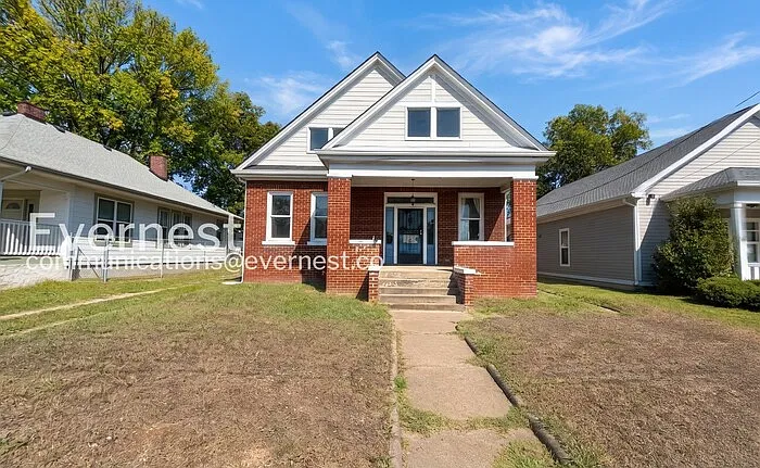 4 bed, 3.0 bath, 3100 sqft, $2,599 — Photo 1