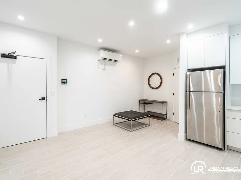 960 Jefferson Ave #105 — Photo 13