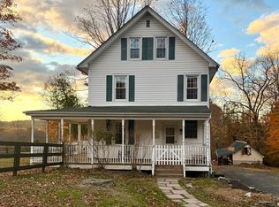 2 Carla Ln, Central Valley, NY 10917