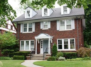 1222 Kensington Ave, Grosse Pointe Park, MI 48230