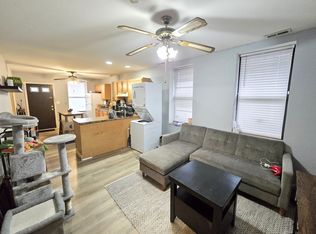 1152 W Taylor St APT 2R, Chicago, IL 60607