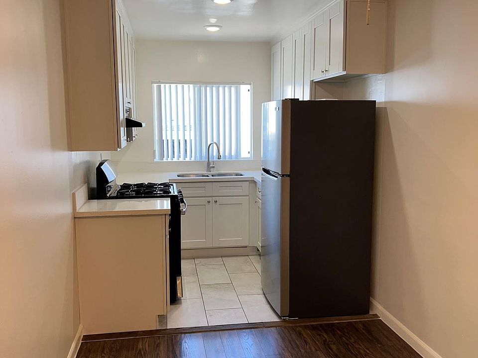 1st image of 4005 W 1st St APT 10