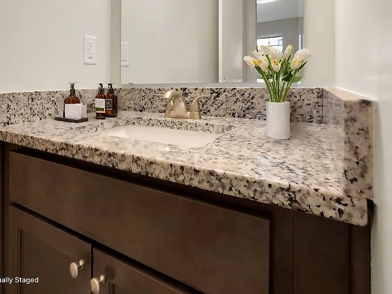 Timber Point Apartments — Photo 16