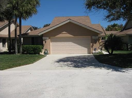 1st image of 169 Sand Pine Dr