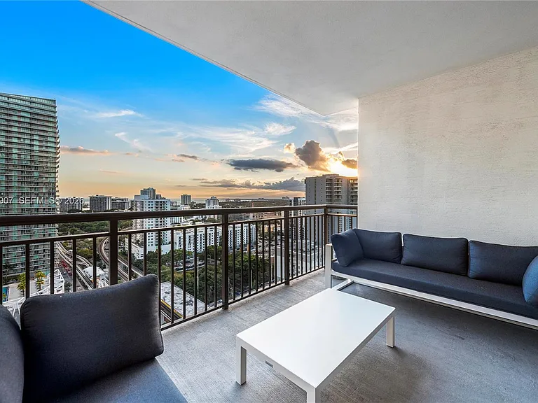 999 SW 1st Ave #2204 — Photo 31