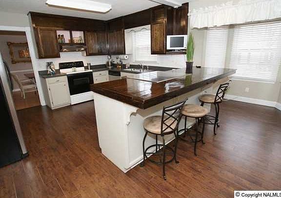 4th image of 13020 Camelot Dr SE