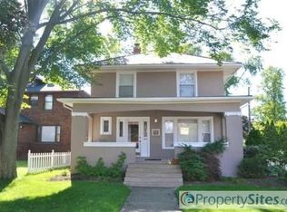 1620 Lakeshore Dr, Saint Joseph, MI 49085