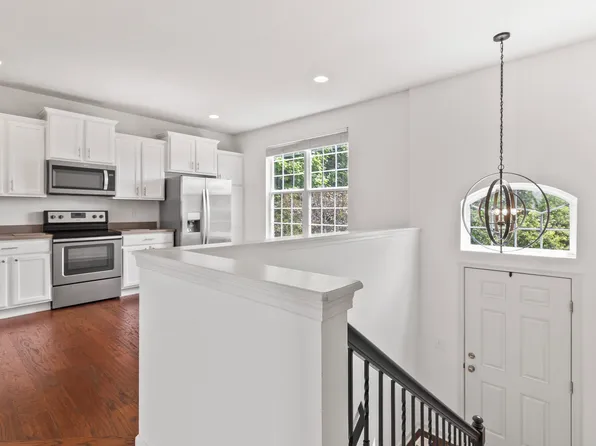 12683 White Chapel Cir, Fishers, IN 46037