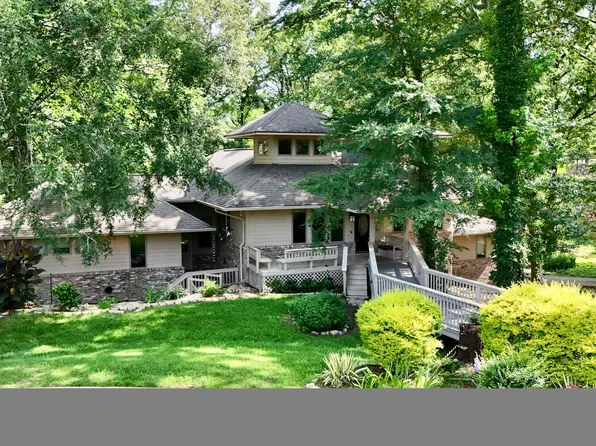 211 Monterey Dr, Clinton, MS 39056