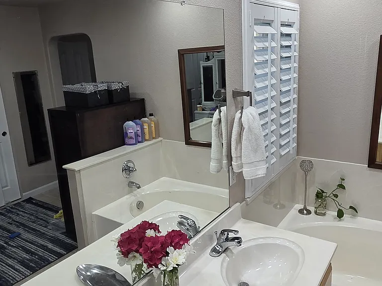 1013 Thompson Cir #1 — Photo 6