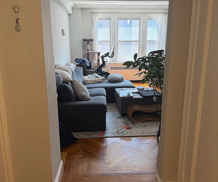 2nd image of 430 E 86th St APT 1A