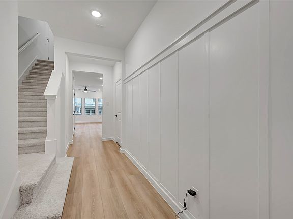 4th image of 9404 Mill St #D