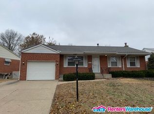 9215 Damson Dr, Saint Louis, MO 63123