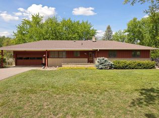 5520 Holiday Rd, Minnetonka, MN 55345