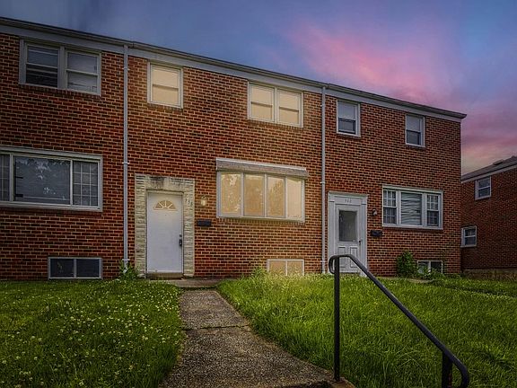 3rd image of 938 Circle Dr