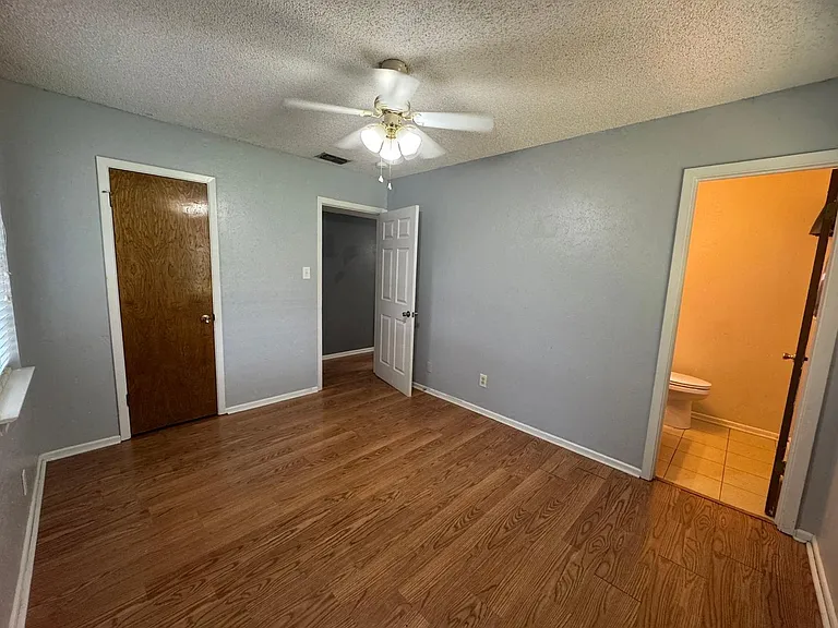 801 Park Plaza Dr — Photo 15
