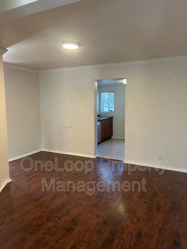 3 bed, 1.0 bath, $3,200 — Photo 4