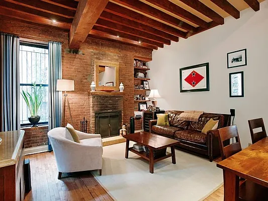 Sold by Sotheby's International Realty | media 20