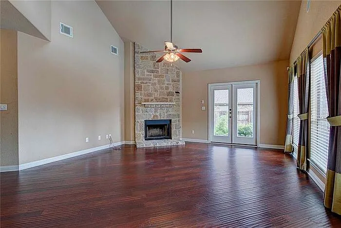 2409 Santa Clara Ln — Photo 5