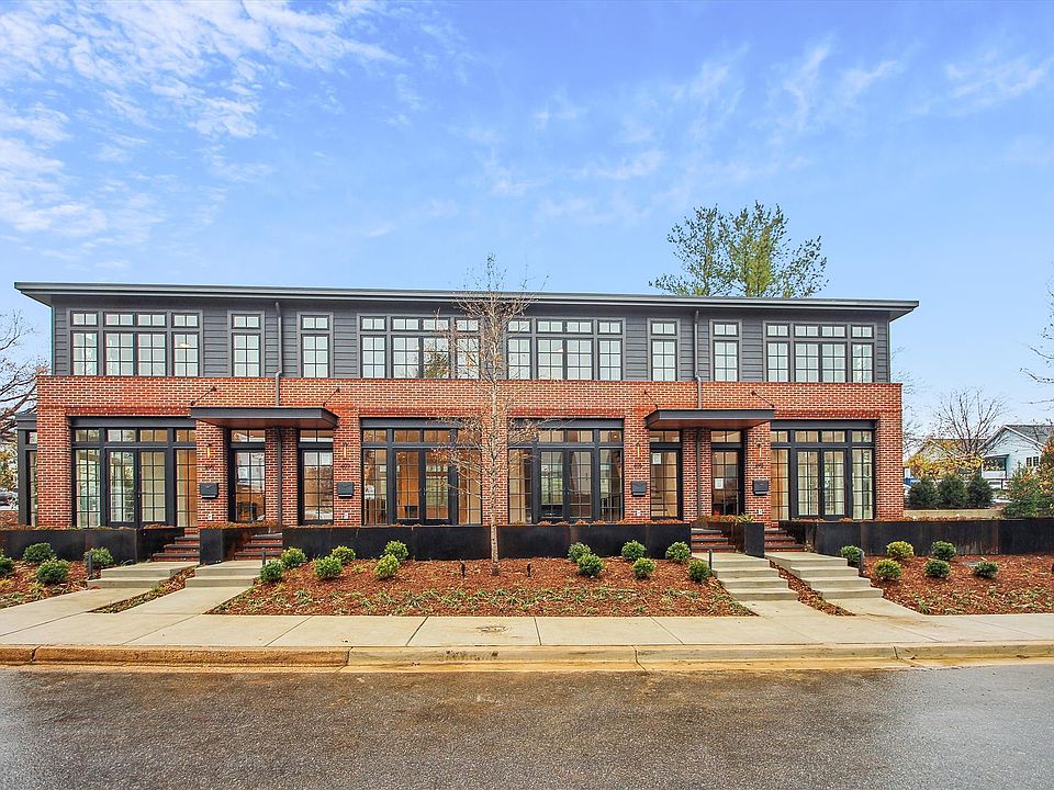 Welcome to 697 Giddings Ave