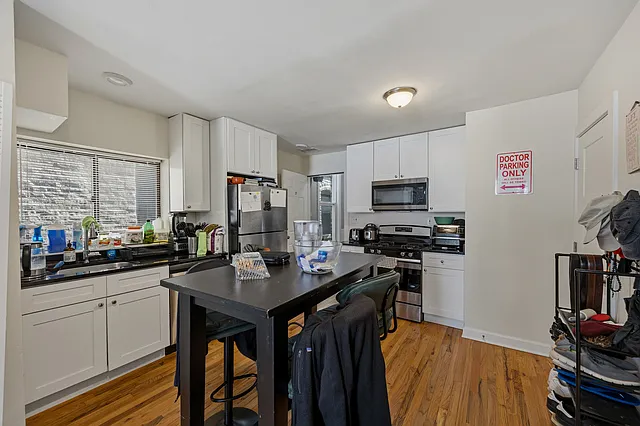 1851 W Chicago Ave #2F — Photo 5